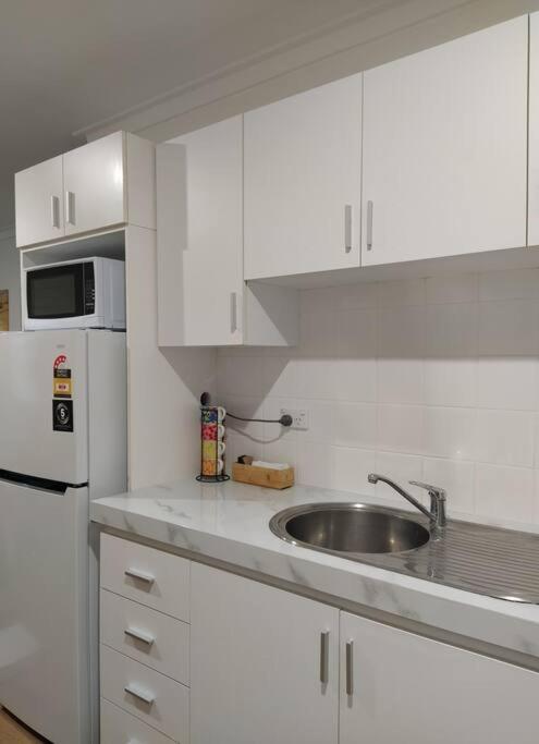 Simply Delightful Unit Close To Cbd And Beach Perth Eksteriør billede